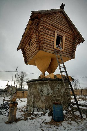 ВВОДИМ В ЭКСПЛУАТАЦИЮ ИЗБУШКУ НА КУРЬИХ НОЖКАХ