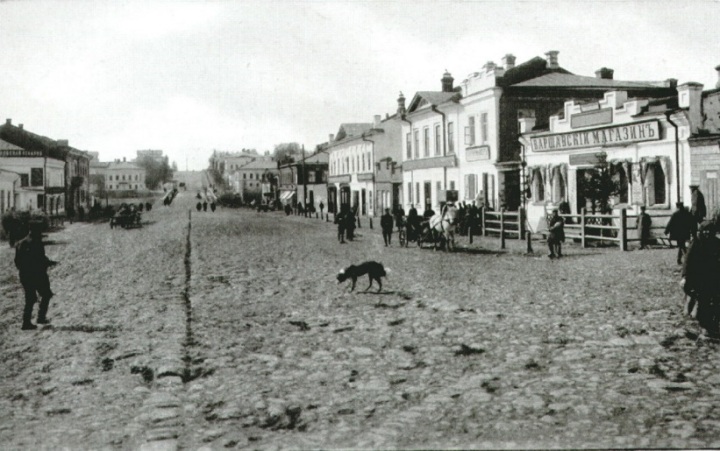 Московская улица. Вид от биржи.