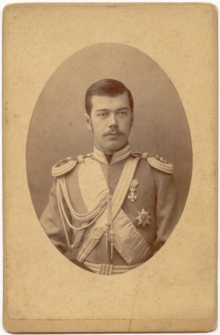 Николай II в форме лейб-гвардии Е. И. В. Наследника Цесаревича Атаманского полка, 1880