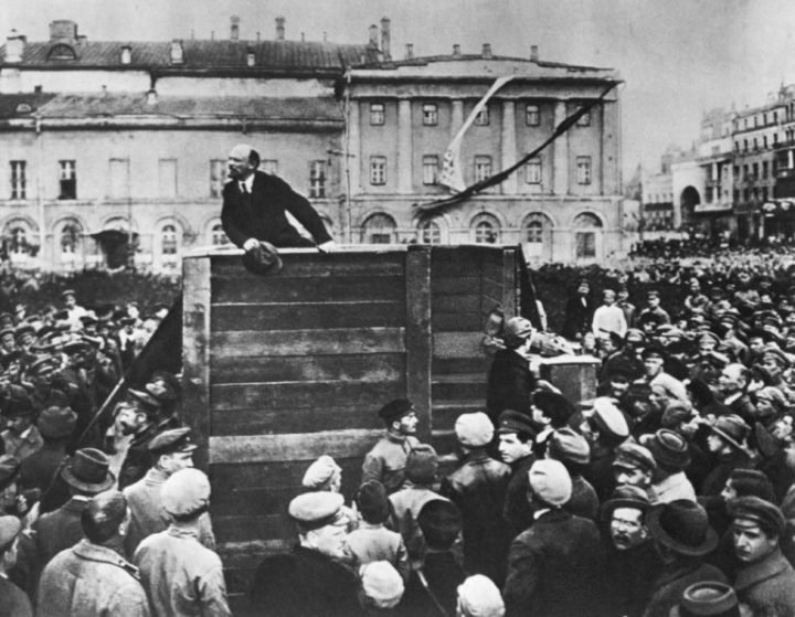 Кто помог большевикам захватить власть в 1917 году?