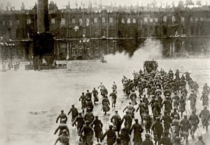 Как в 1917-ом штурмовали Зимний дворец