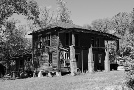 1335541399_old-house-moscow-texas