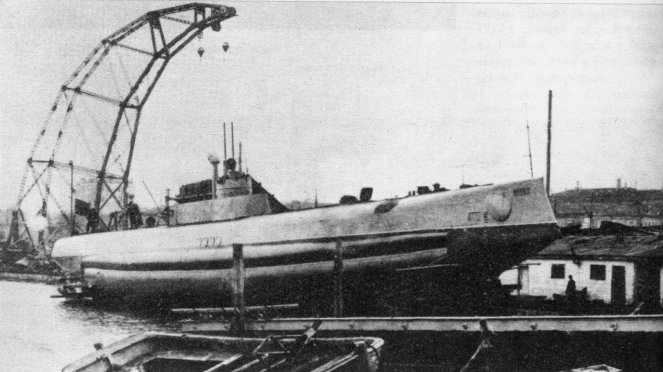 Russian_submarine_Krab_2-663x372