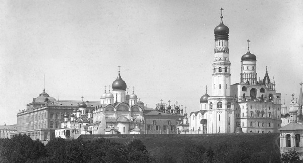 Почему Советское правительство выбрало своей резиденцией Московский кремль
