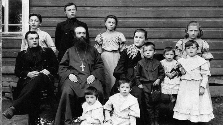 Откуда у православных священников пошла традиция носить платье