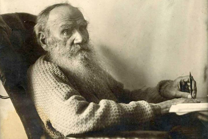 Почему Лев Толстой перед смертью сбежал из дома