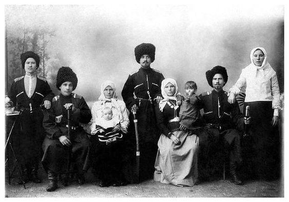 Почему казаки никогда не обнимали своих жен при других женщинах