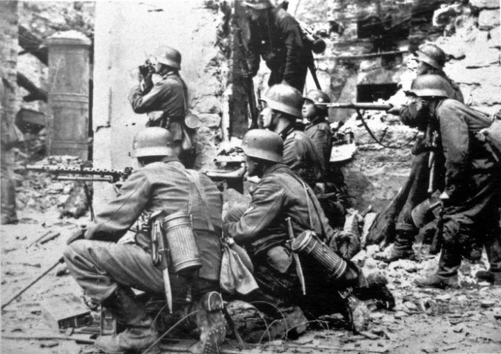 Противогазные бачки: почему немецкие солдаты ими не пользовались