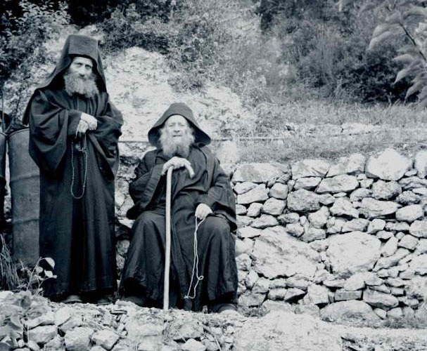 Безмолвие и столпничество: какие обеты у афонских монахов самые трудные
