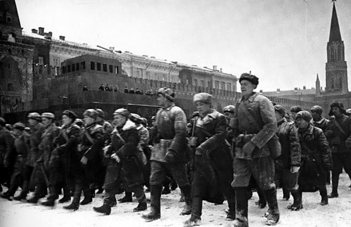 Чем удивил советских граждан парад на Красной площади в ноябре 1941 года