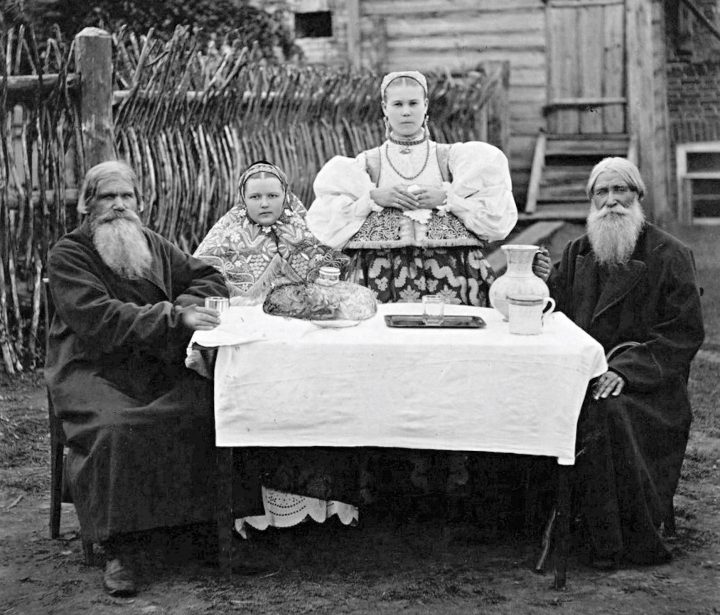 Что должен православный поставить на стол в день своего крещения
