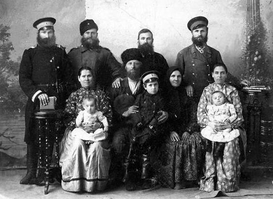 Групповой брак у донских казаков: зачем они жили «шведскими семьями»