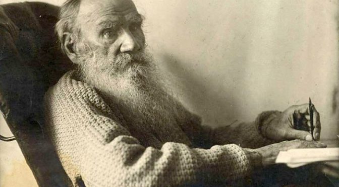 «Поджарить графа в аду»: зачем Льва Толстого изображали на утюгах