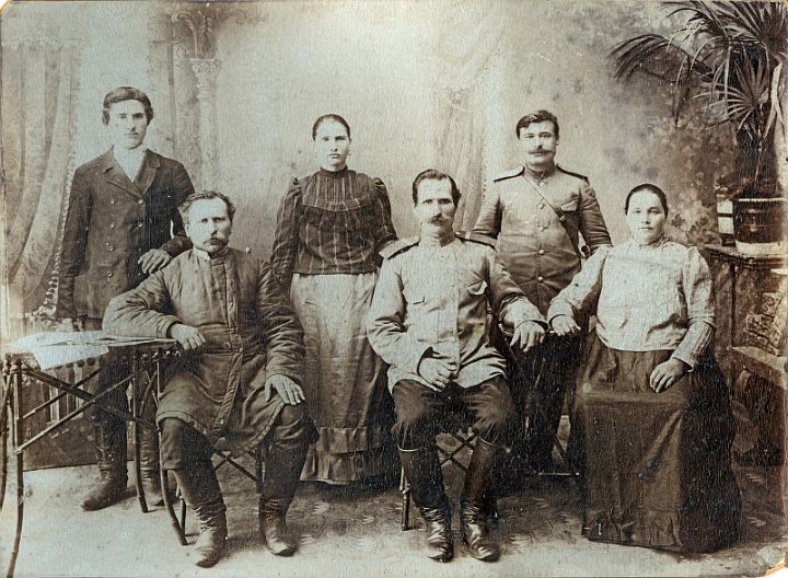 «Групповая семья»: почему в казачьих поселениях было мало женщин