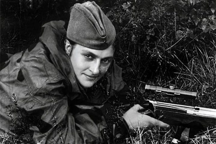 Людмила Павличенко: сколько немцев убила самая опасная женщина-снайпер
