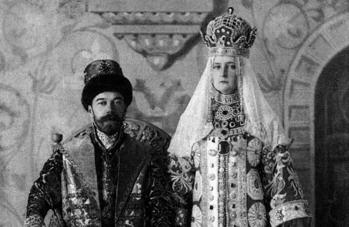 Сколько корон Российской империи было продано на Запад