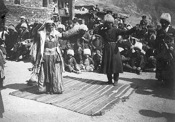 Казачья лезгинка: чем она отличается от традиционного танца народов Кавказа
