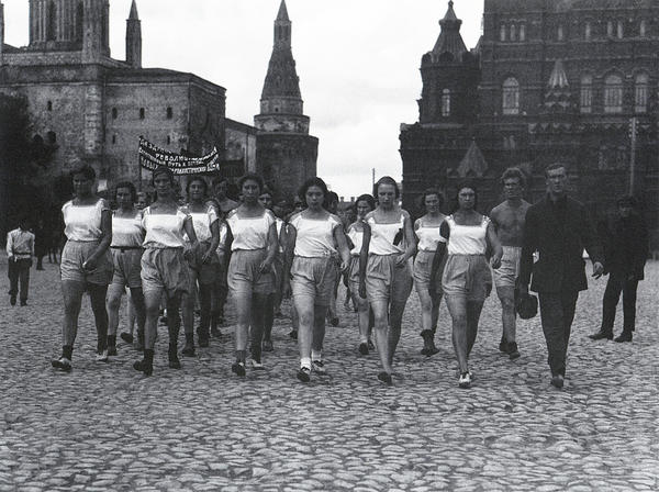 Женские «семейники»: почему в СССР все носили одинаковое белье