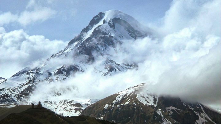 Какую опасность для всего мира могут скрывать горы Кавказа
