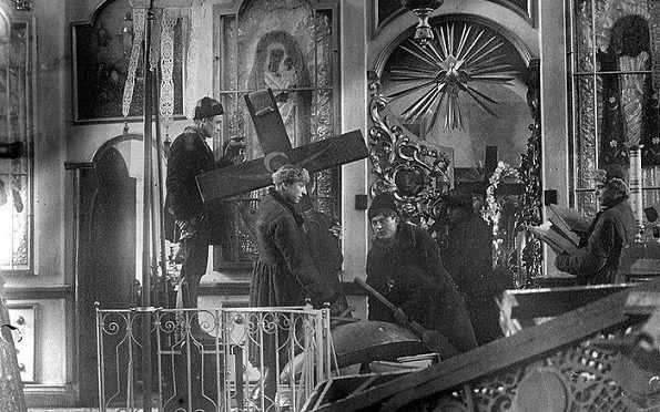 Эксгумация мощей: что большевики обнаружили в саркофагах православных святых