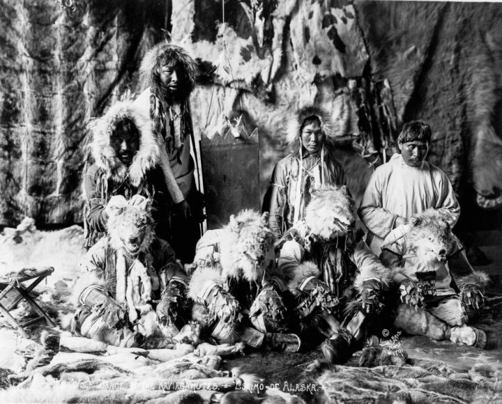 «Травят чукчей водкой»: зачем американцы спаивали коренные народы Чукотки