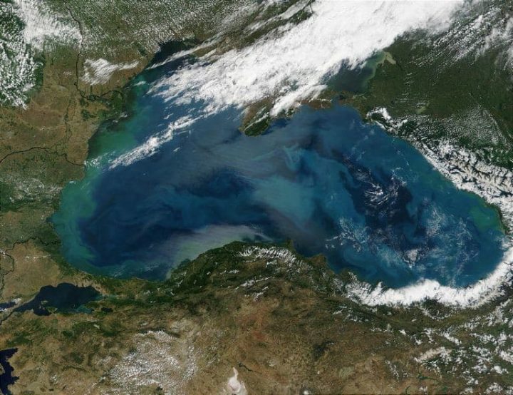 Дно Черного моря: чем оно привлекает ученых