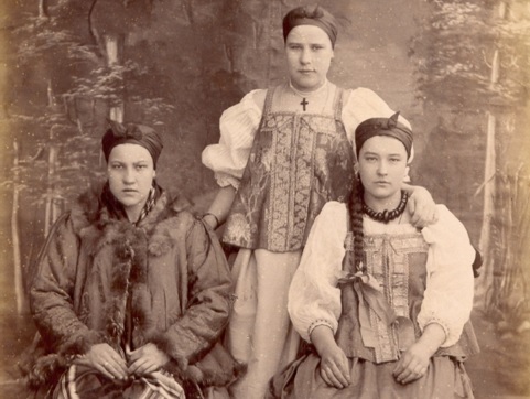 «Баба»: каких русских женщин боялись называть этим словом