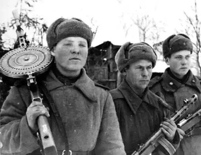 Талисман красноармейца: какие предметы носили с собой на удачу солдаты Великой Отечественной войны