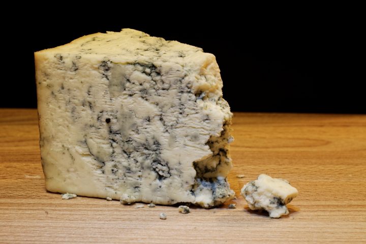 Рокфор: почему диетологи считают его самым опасным сыром
