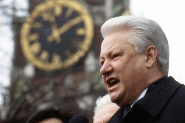 Личный астролог Ельцина: о чем первый президент РФ советовался с предсказателем