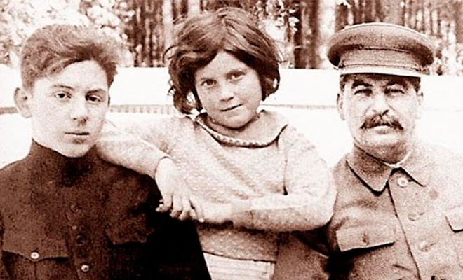 Дети и внуки Сталина: что случилось с потомками «отца народов»