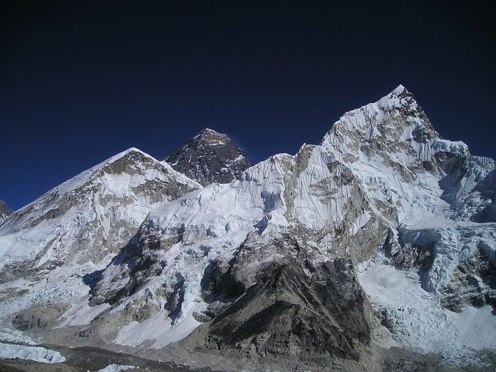 Гора-кладбище: почему с Эвереста не убирают тела погибших альпинистов