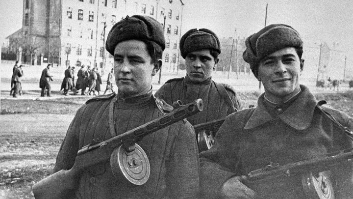 ФСБ: первые фейки о «кровавых красноармейцах» США снимали ещё в 1945