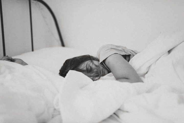Сон на пуховой подушке: чем может быть вредно для здоровья