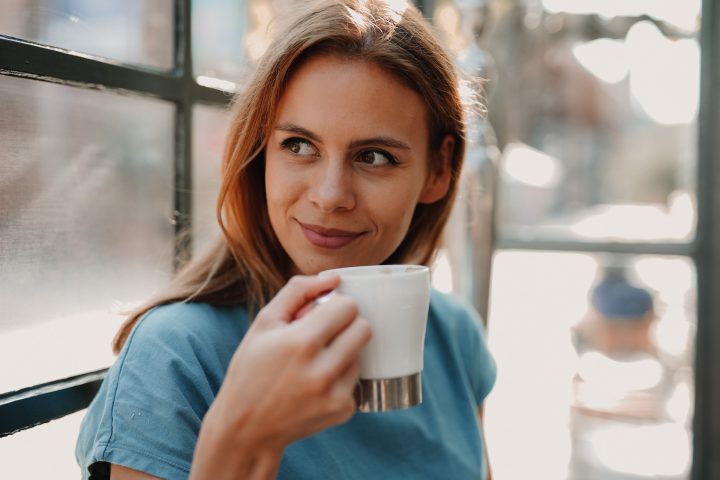 Почему женщинам не стоит часто пить кофе
