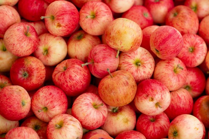 Яблочные косточки: какое ядовитое вещество они содержат