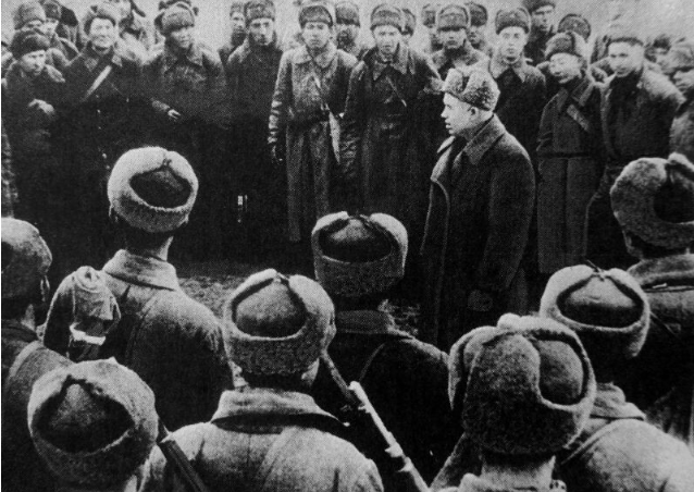 Зачем Хрущёв хотел отменить погоны в Советской армии