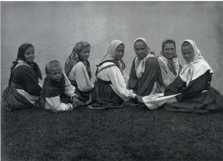 Девушка: что изначально означало это слово и какое его происхождение