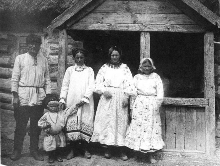 Семейная спальня: интимное пространство в русской избе