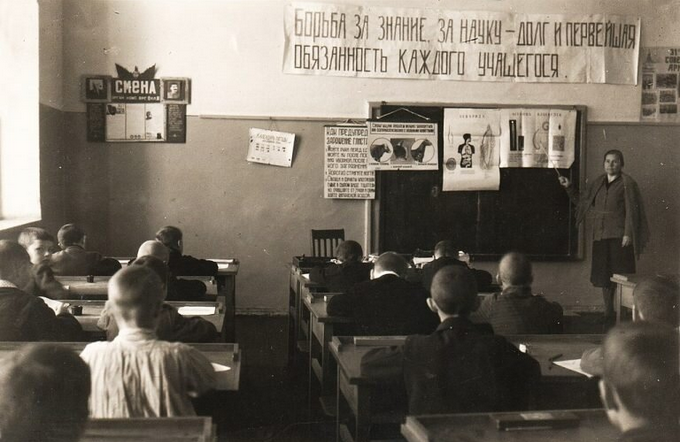 Зачем в 1943 году Сталин ввёл раздельное обучение в школах