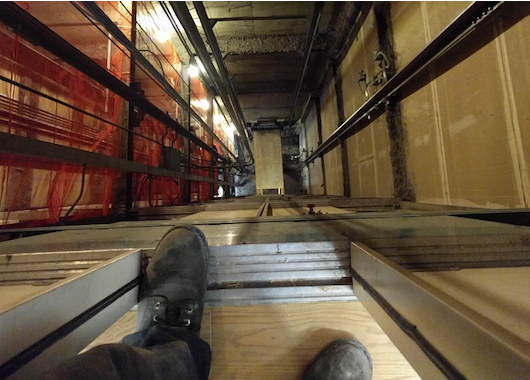 «Лифт падает»: что делать, чтобы выжить