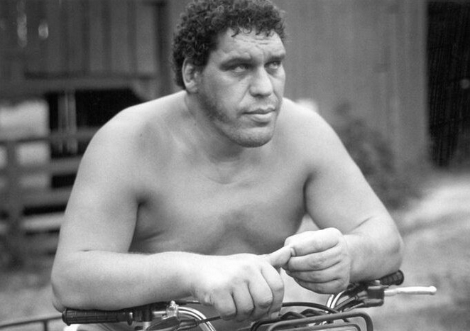 Что влияет на размер кулаков мужчины