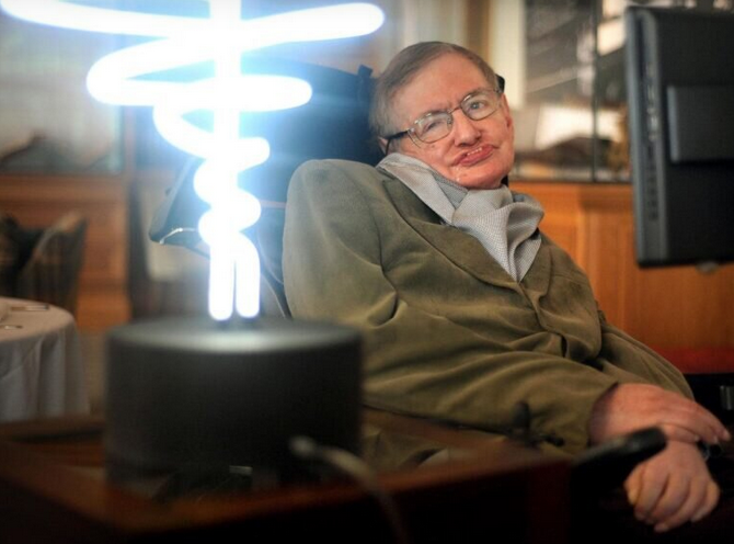 7 апокалиптических предсказаний Хокинга: о чем гениальный ученый предостерегал человечество перед смертью