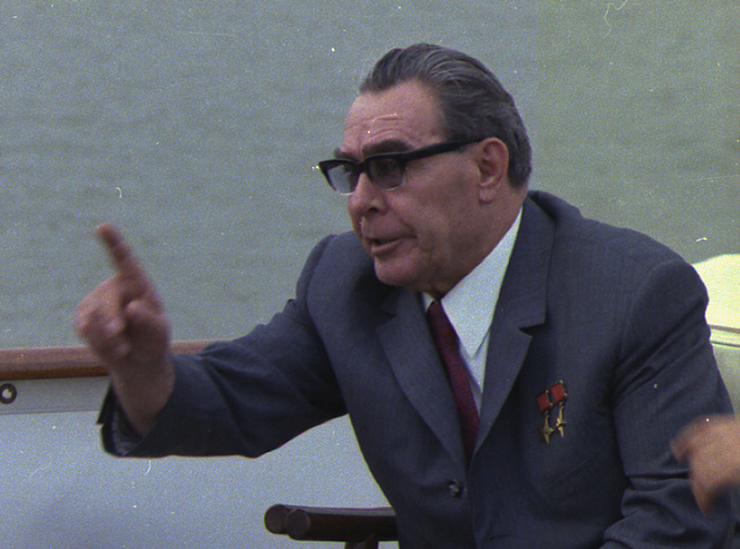 Как в Ташкенте на Брежнева упал самолет