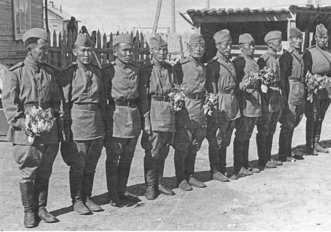 Какие иностранные войска сражались вместе с Красной Армией в Великую Отечественную