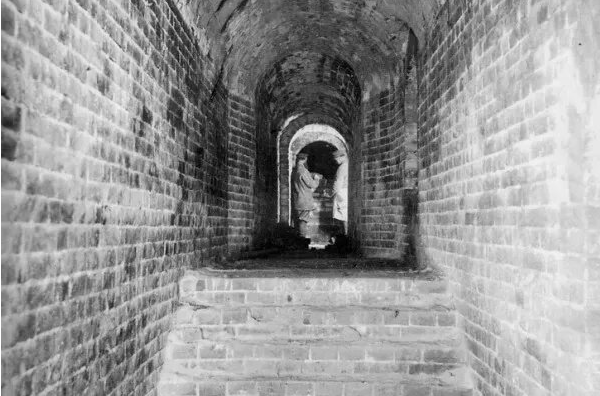 Груды человеческих скелетов: где была обнаружена самая страшная находка при раскопках подземелий Кремля