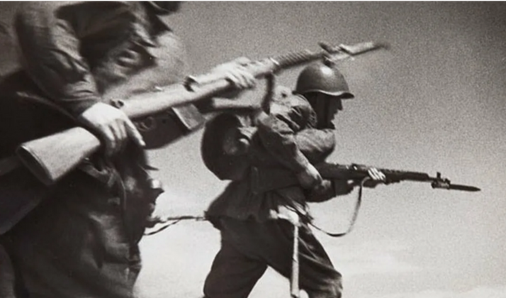 Тренировки в окопах: как советские фронтовики изучали рукопашный бой