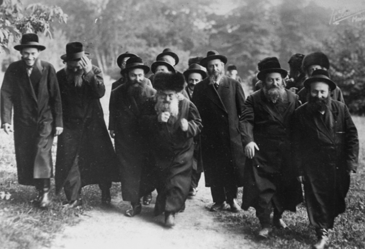 Почему фамилии с окончанием на -ский были распространены среди евреев