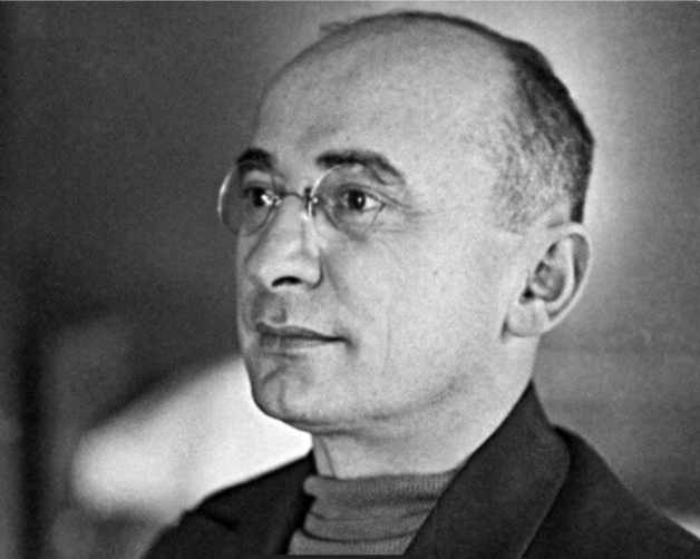 Чем Берия расплачивался со своими любовницами