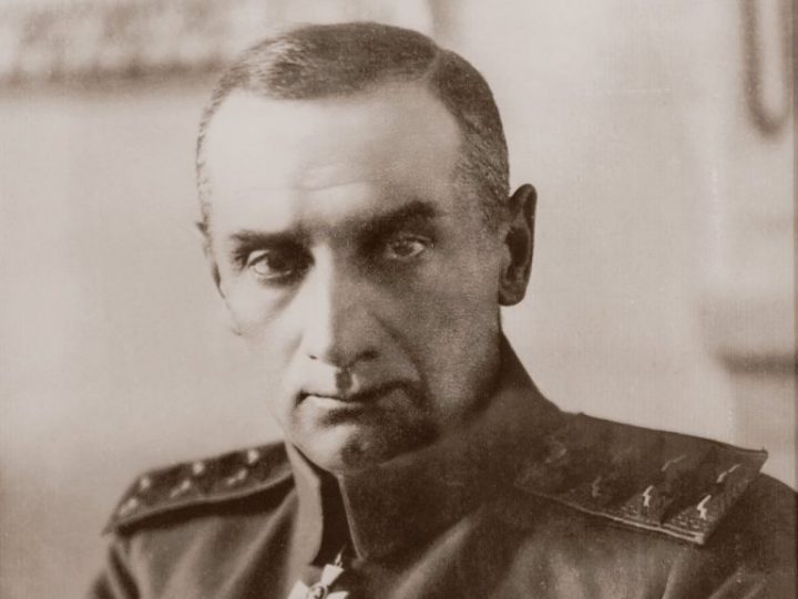 Товарищ Елена: как школьная учительница захватила Колчака